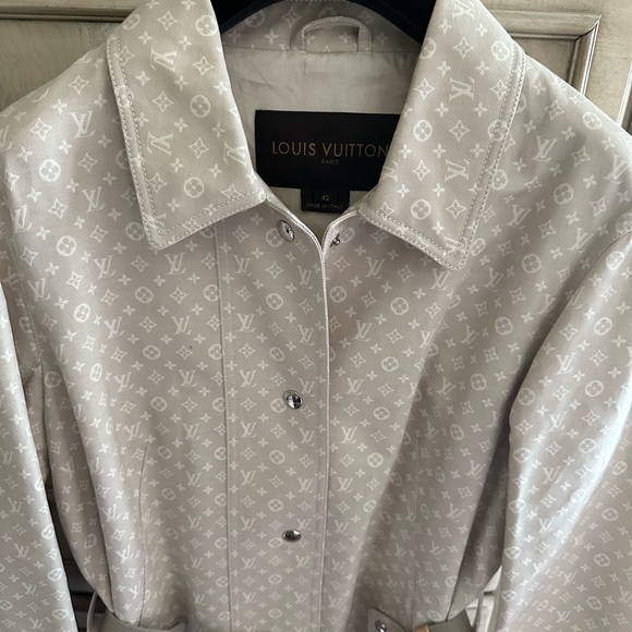 Louis Vuitton Monogram coat with stainless steel belt jacket - Picture 3 of 12